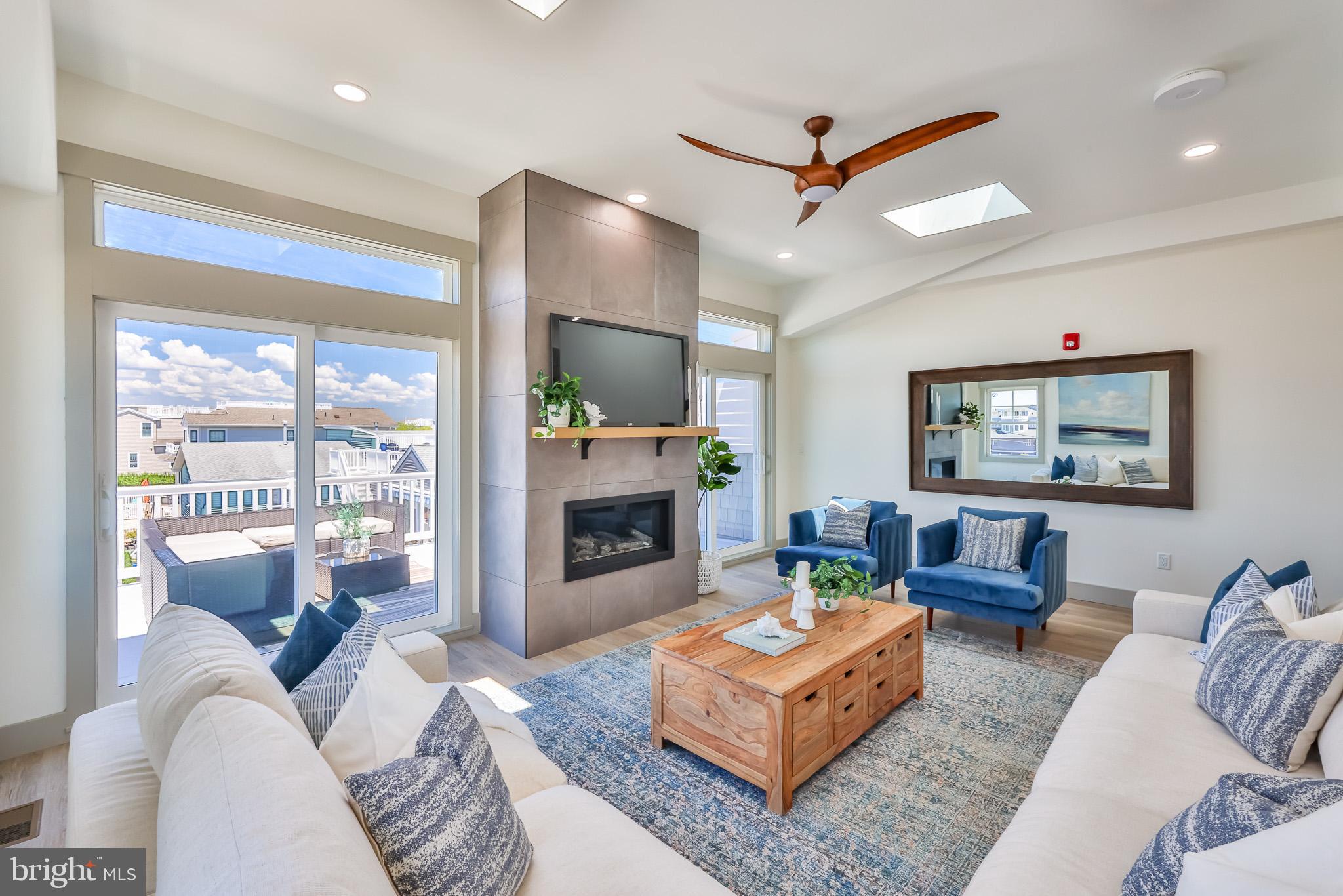 1210 Long Beach #B