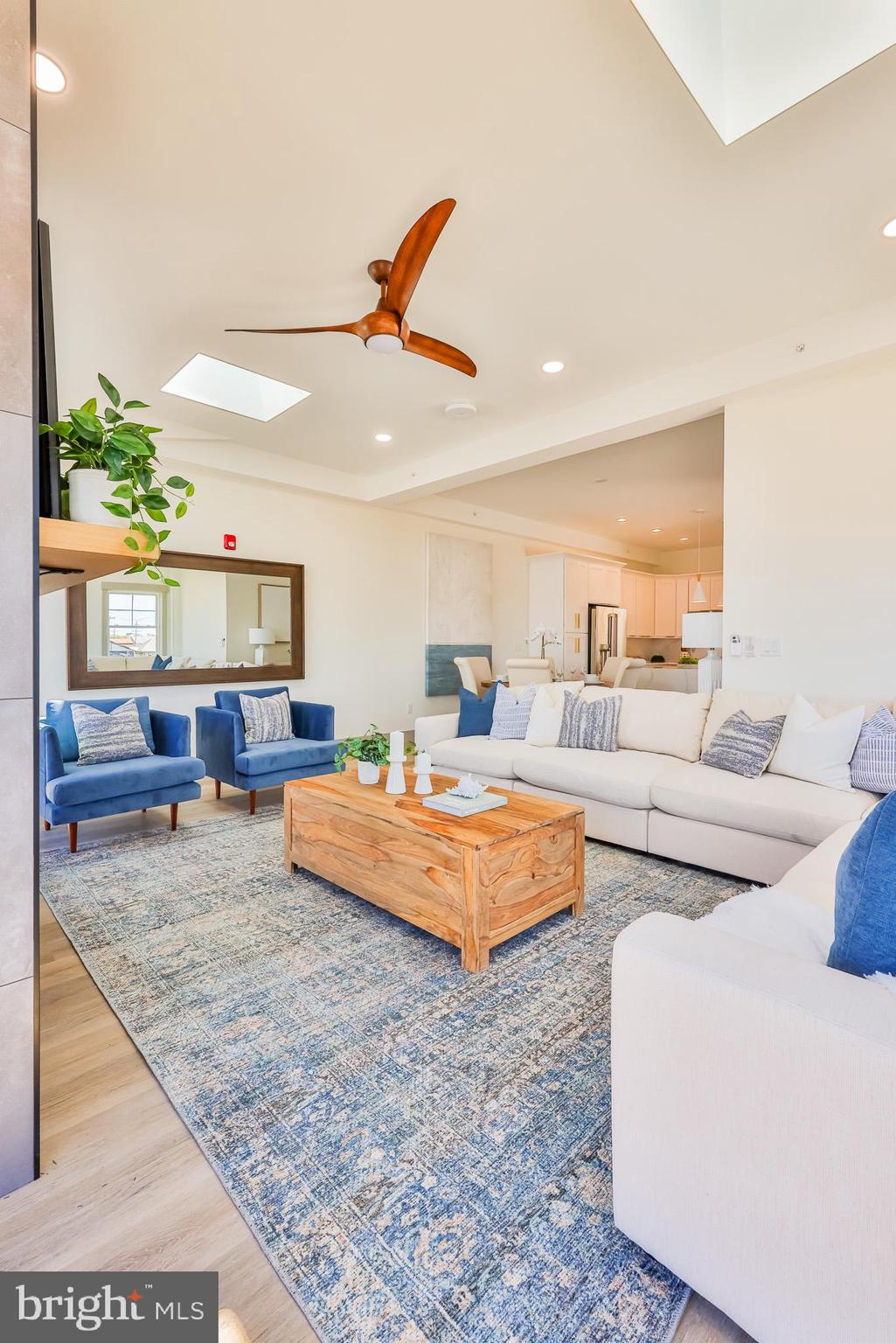 1210 Long Beach #B