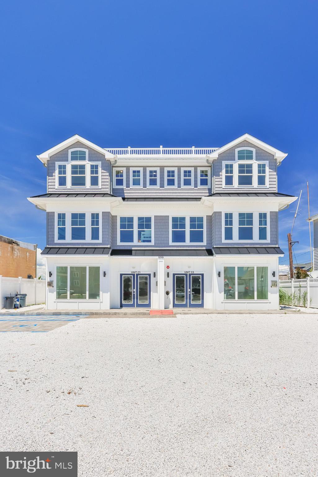 1210 Long Beach #B
