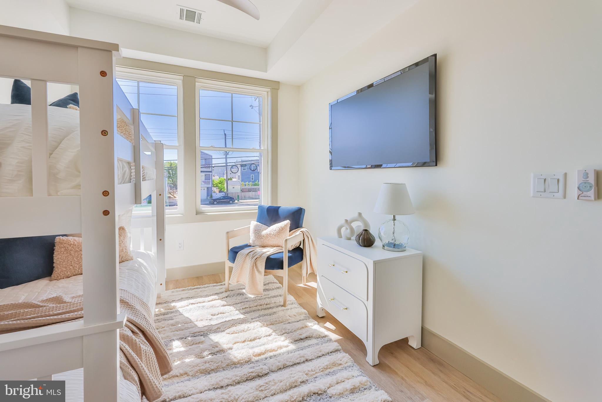 1210 Long Beach #B