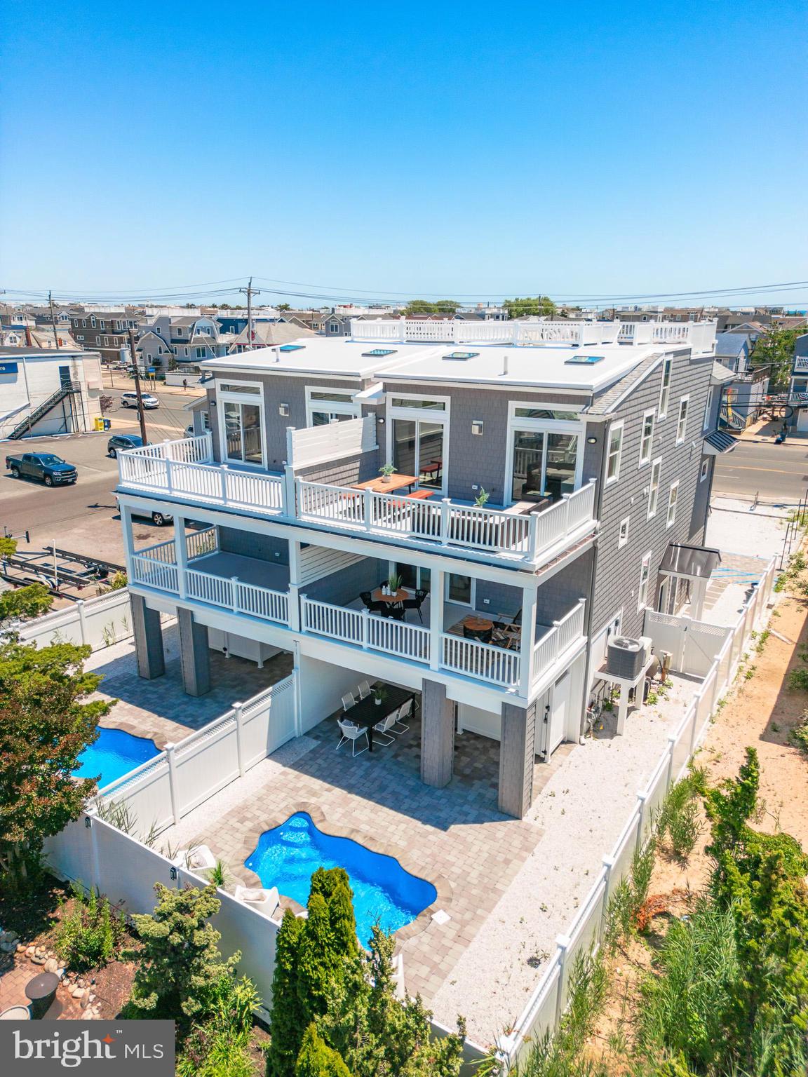 1210 Long Beach #B