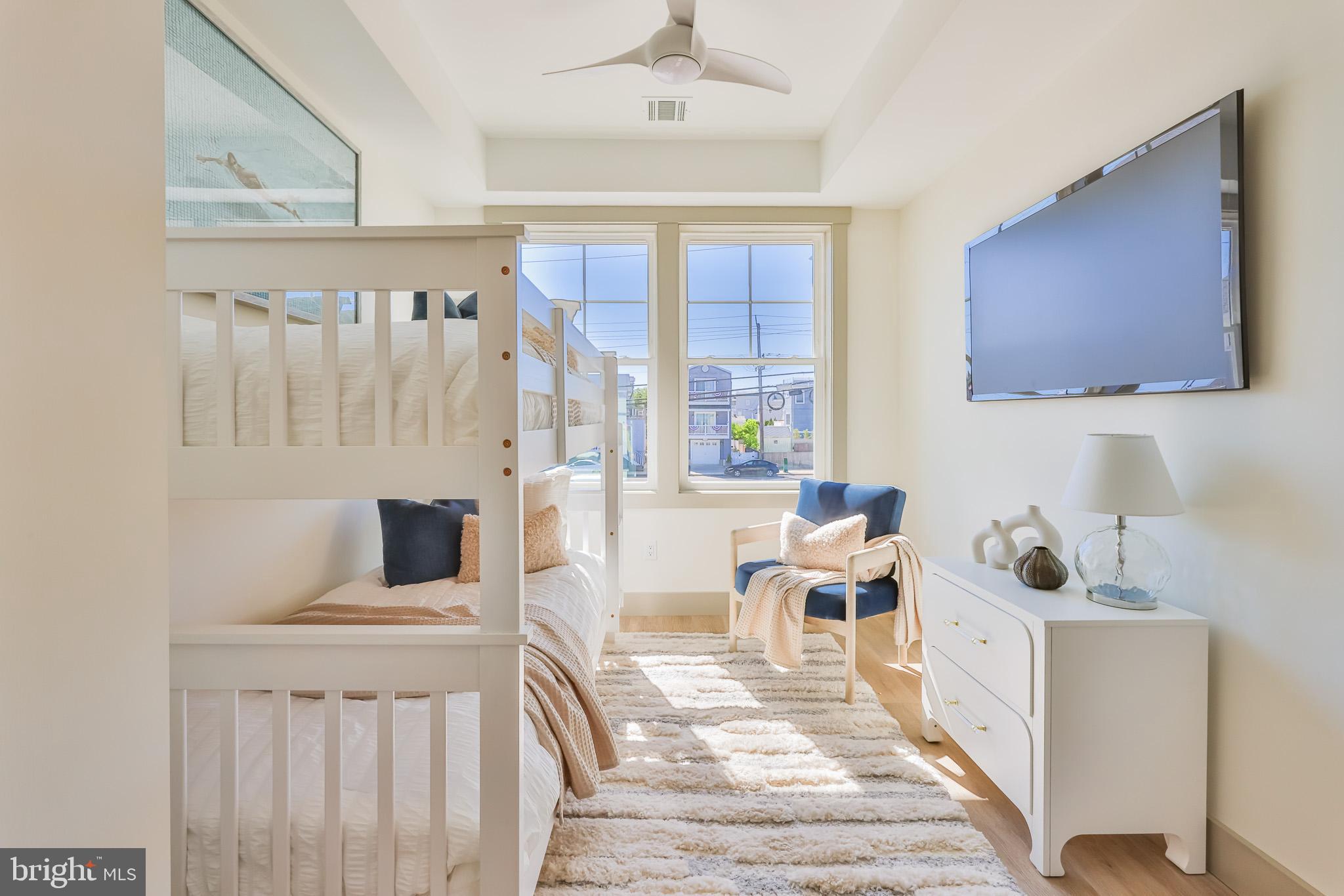 1210 Long Beach #B