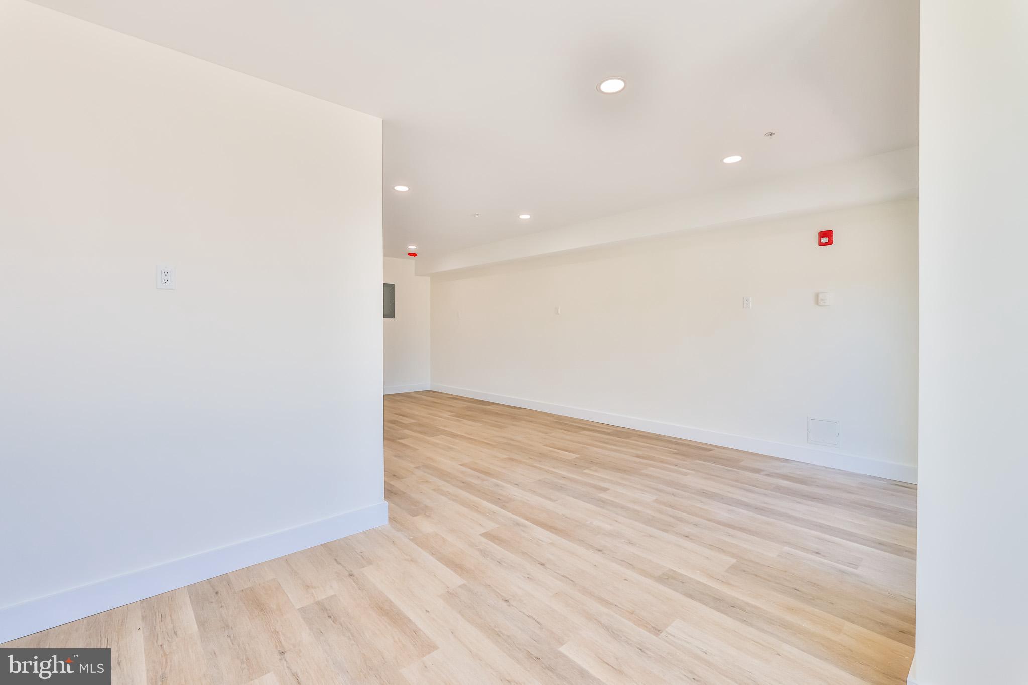 1210 Long Beach #B