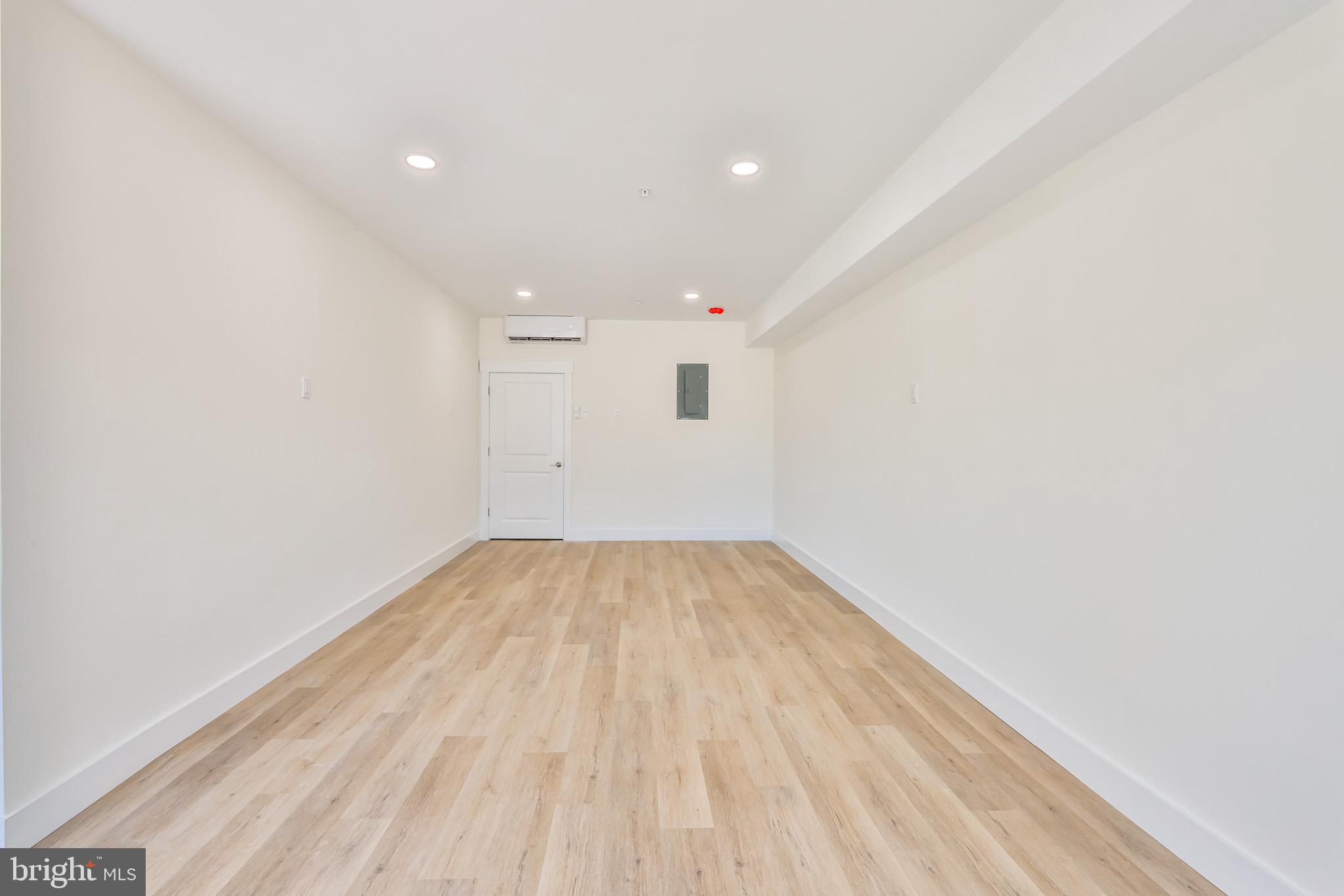 1210 Long Beach #B
