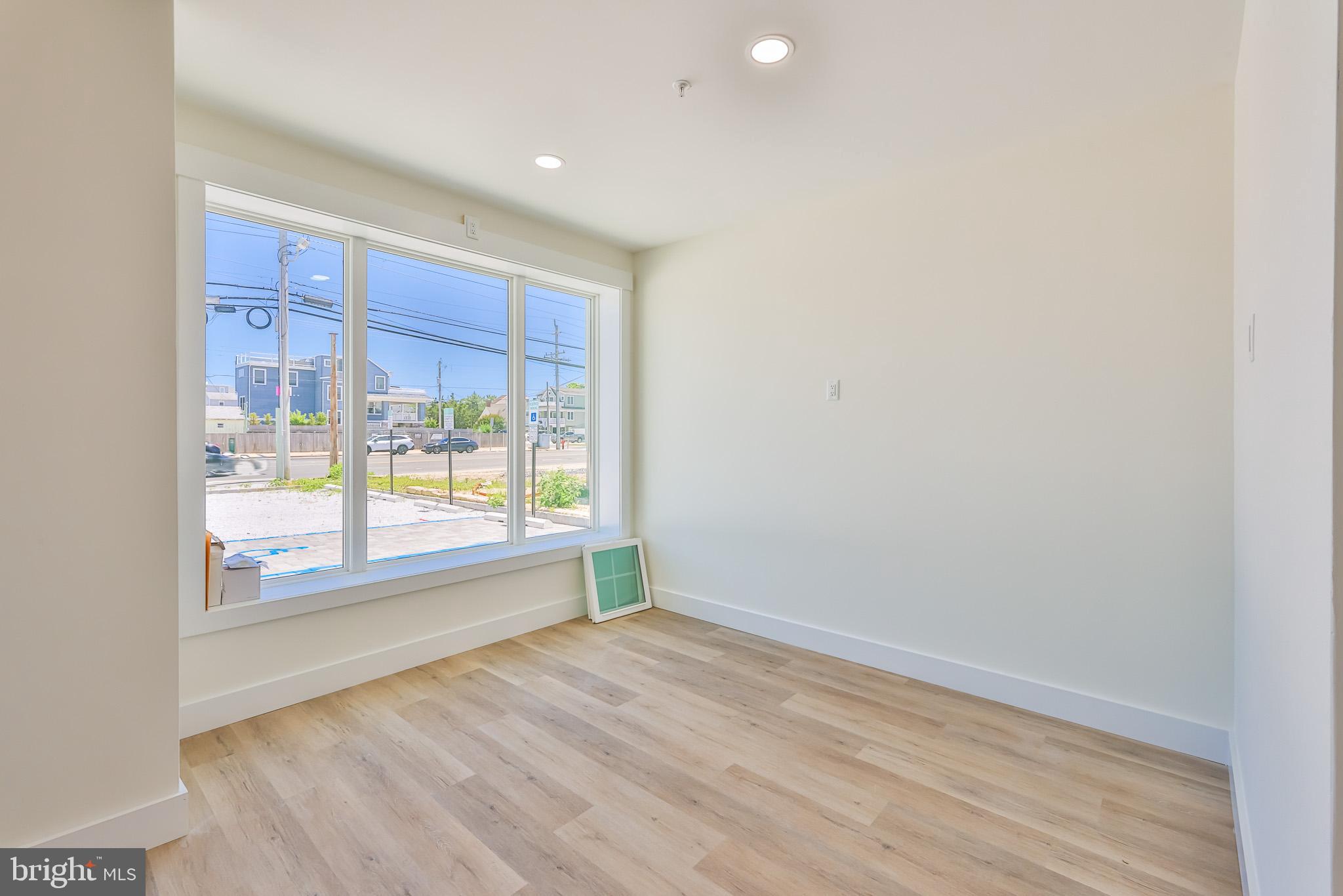 1210 Long Beach #B