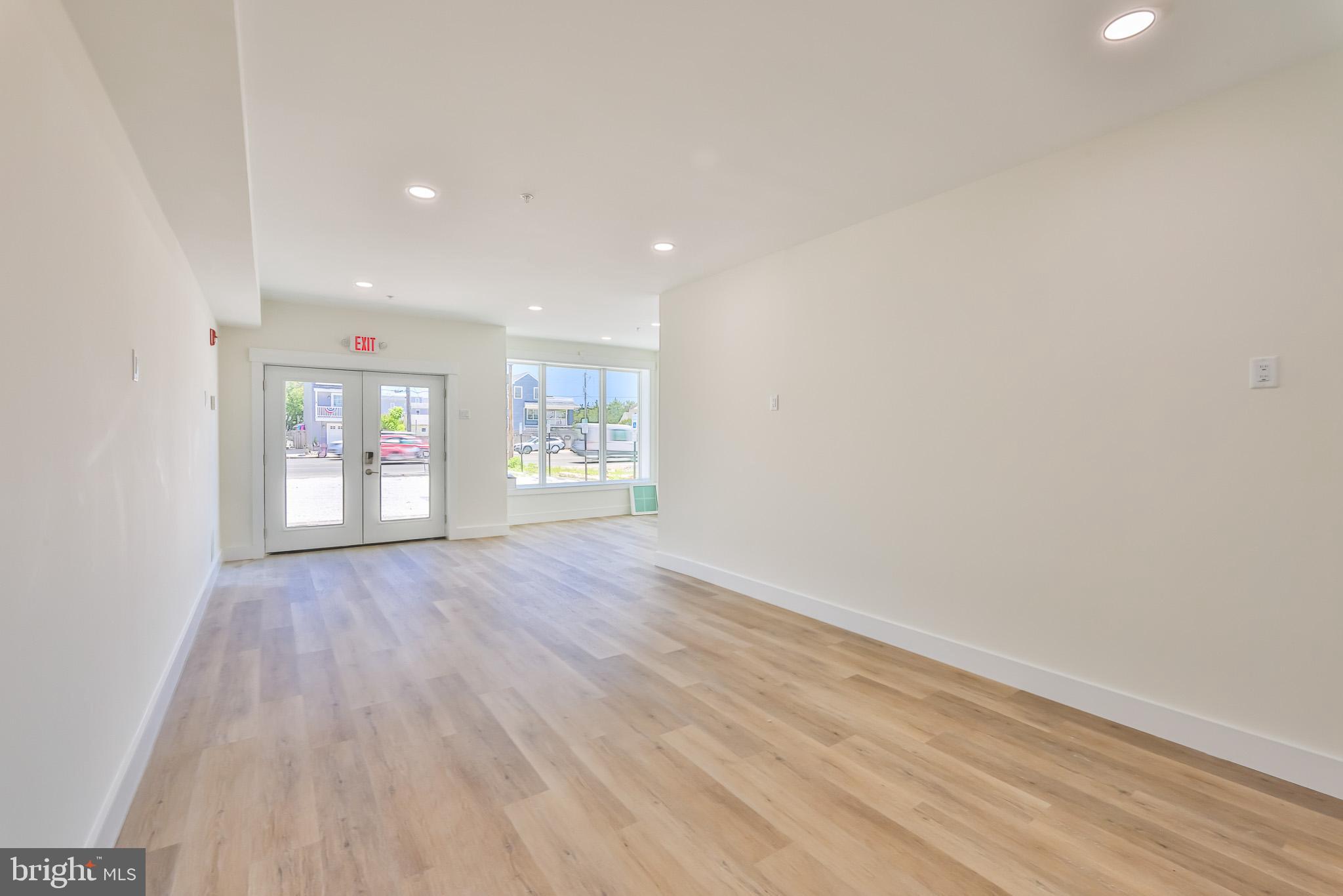 1210 Long Beach #B