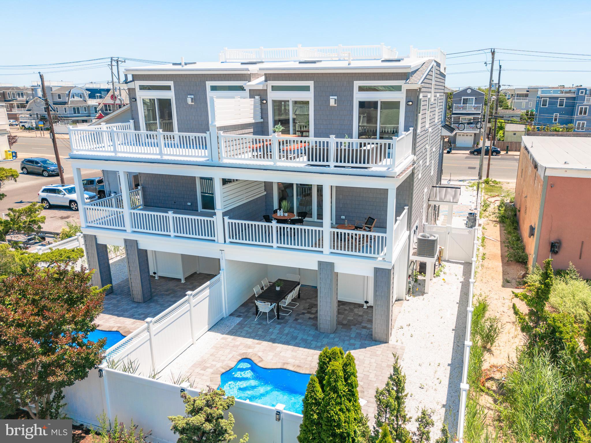 1210 Long Beach #B