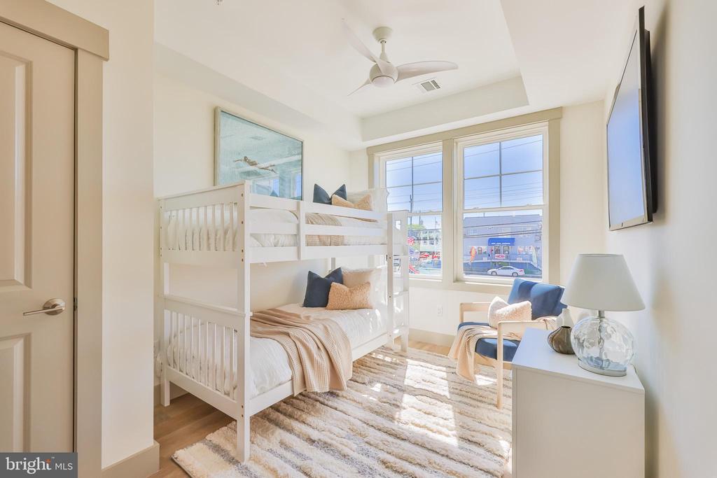 1210 Long Beach #B