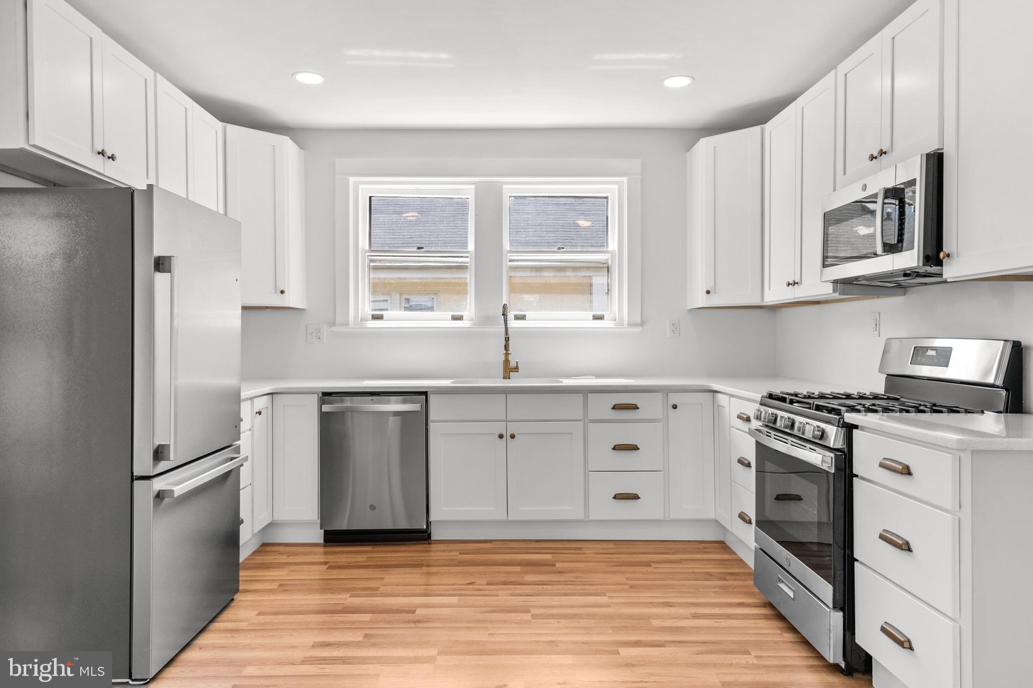 1320 DAUPHIN AVE