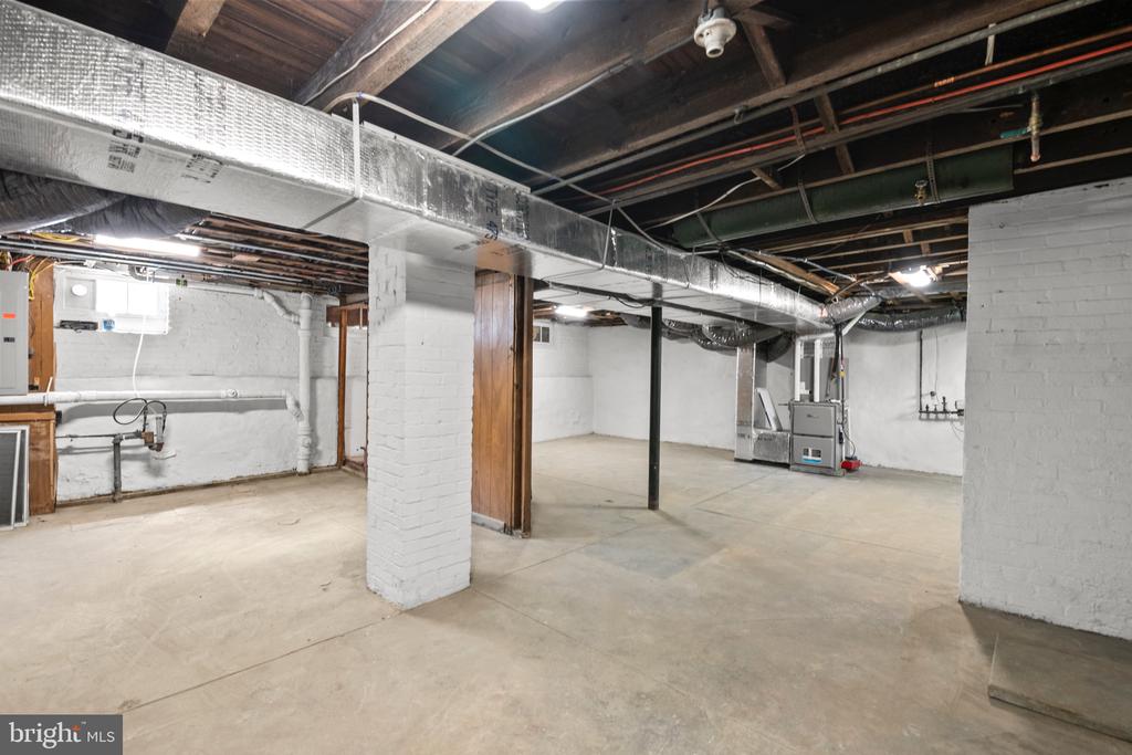 1320 DAUPHIN AVE
