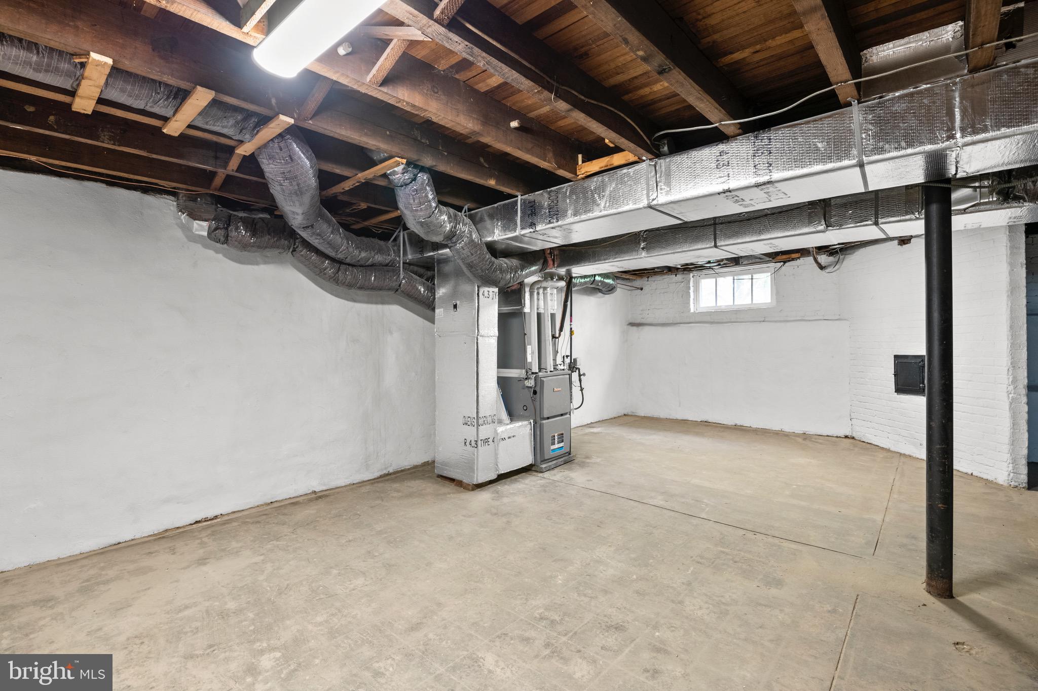 1320 DAUPHIN AVE