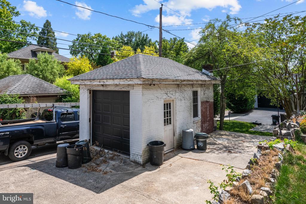 1320 DAUPHIN AVE