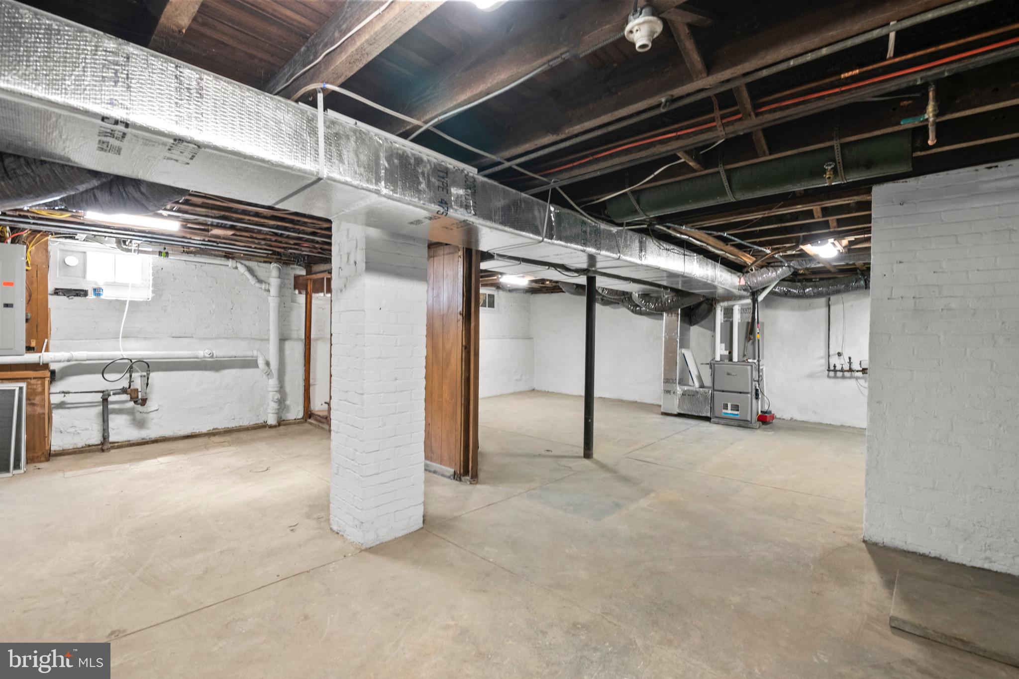 1320 DAUPHIN AVE