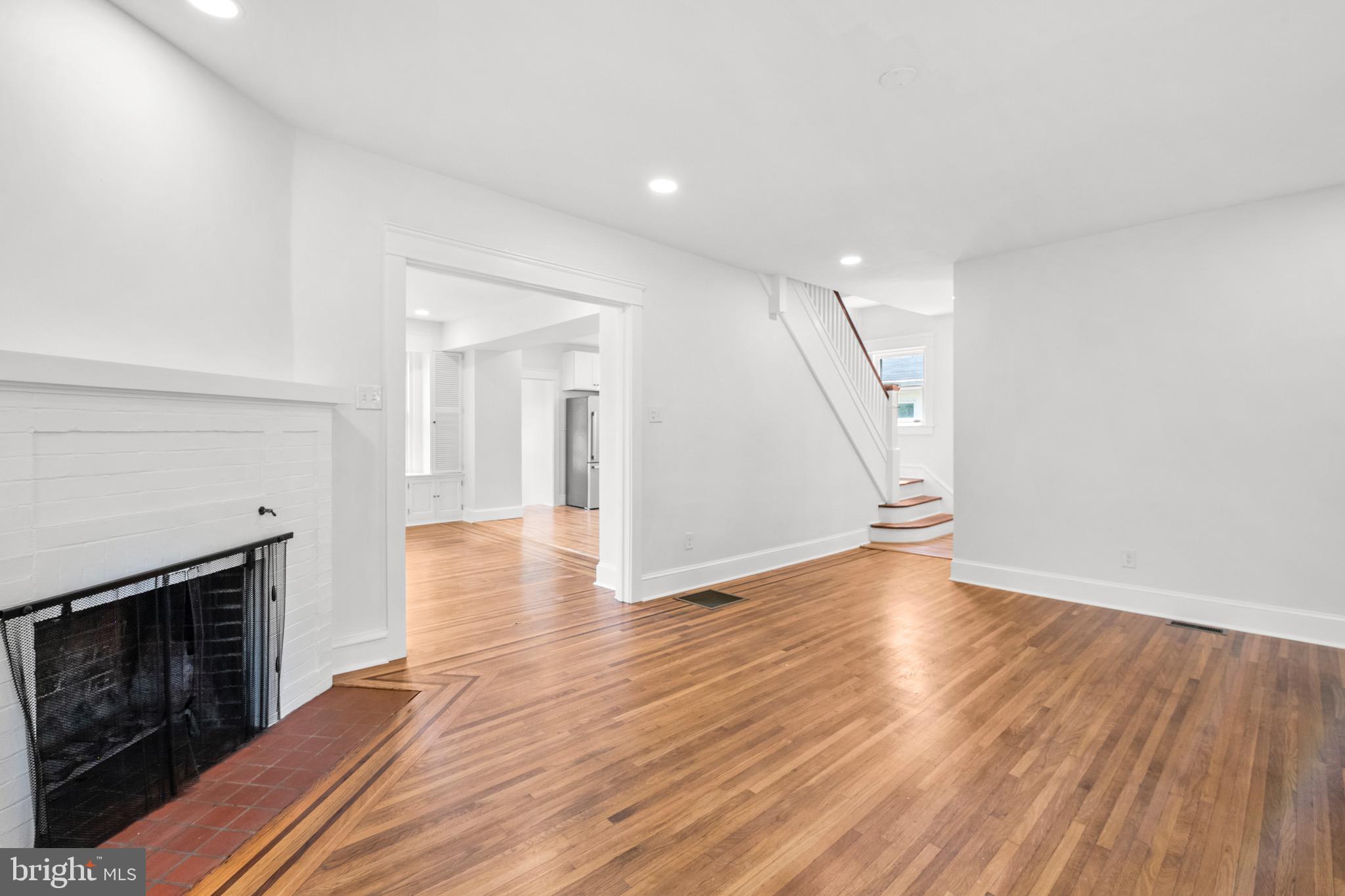 1320 DAUPHIN AVE