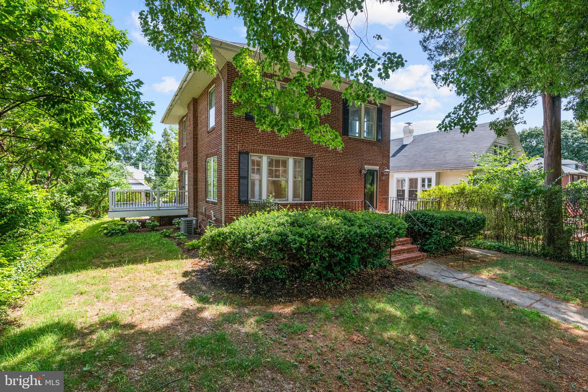 1320 DAUPHIN AVE