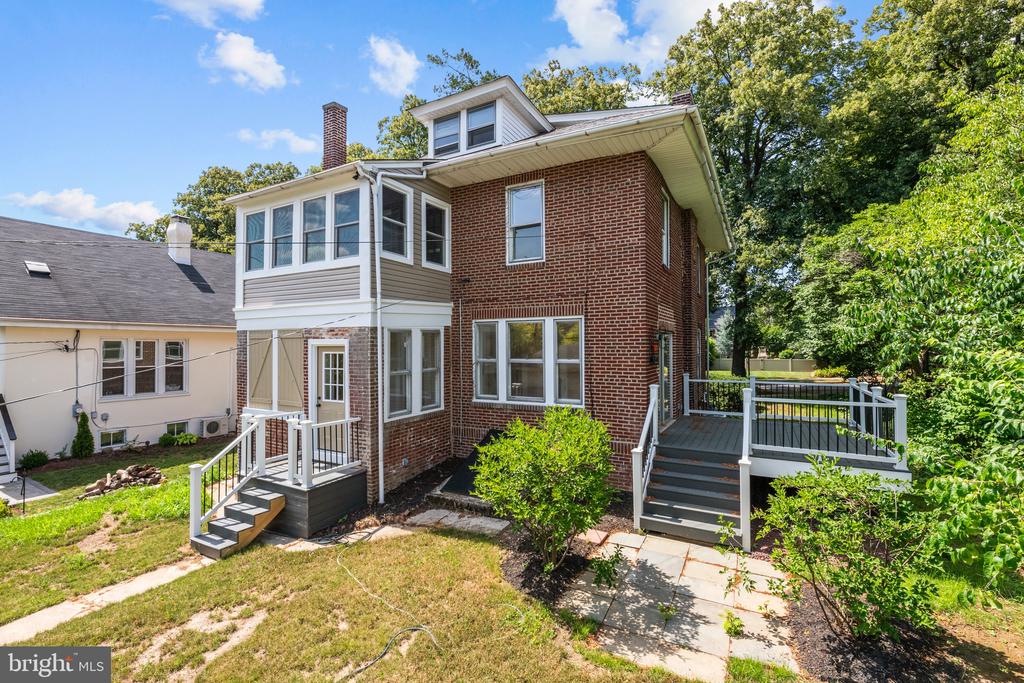 1320 DAUPHIN AVE