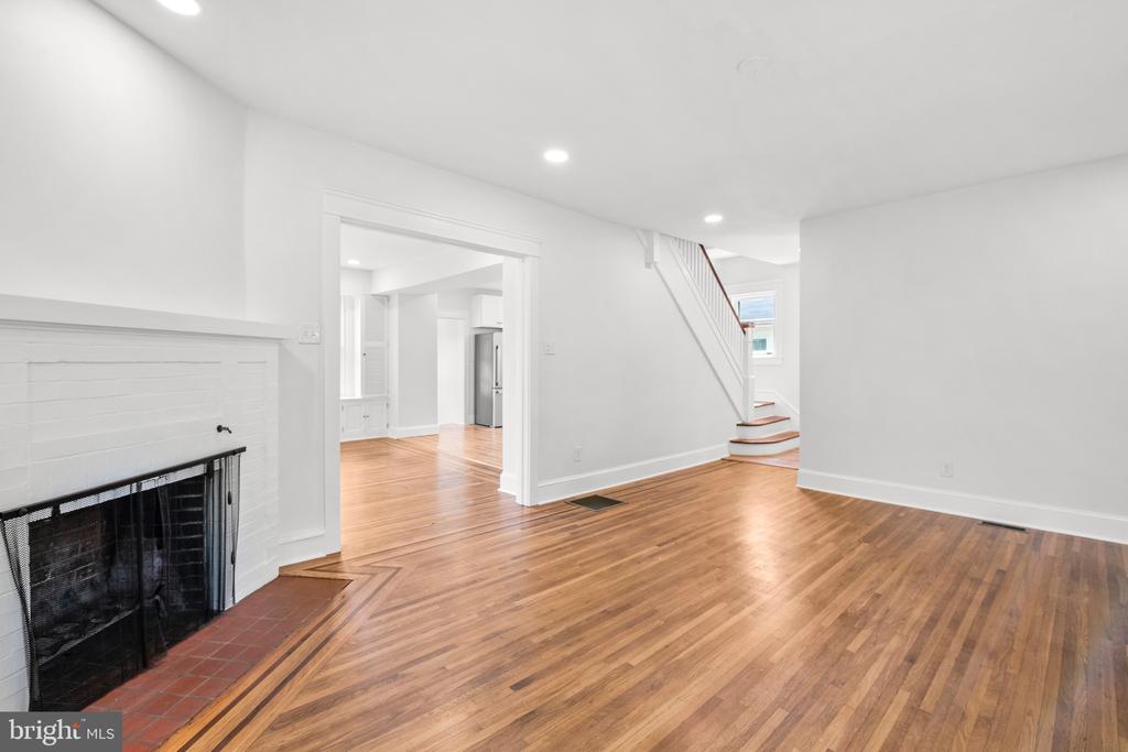 1320 DAUPHIN AVE