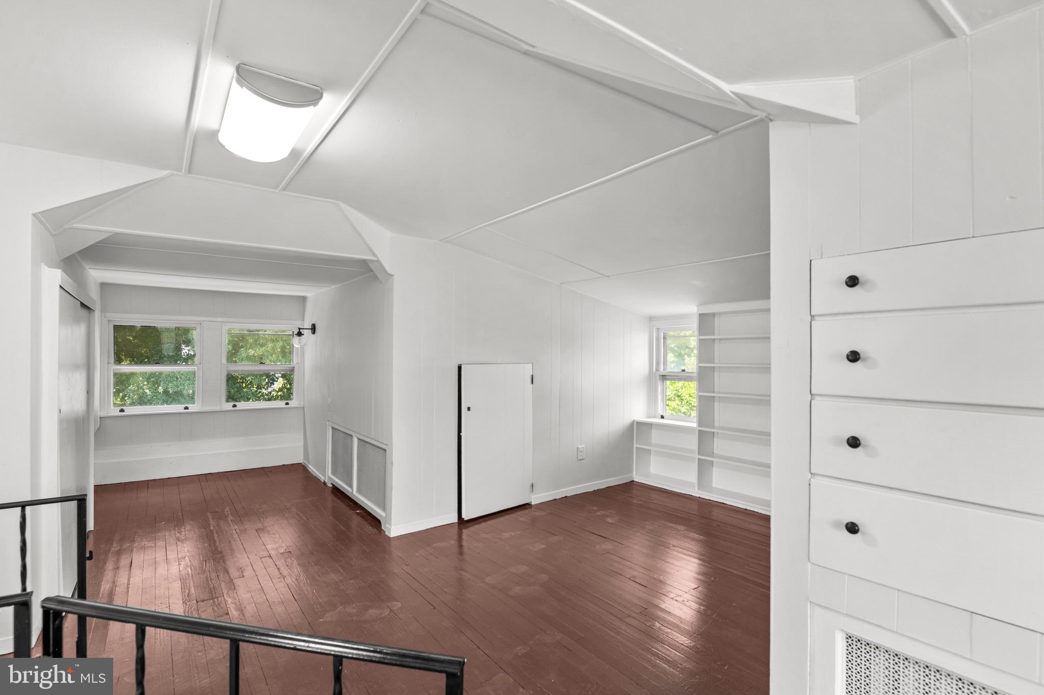 1320 DAUPHIN AVE
