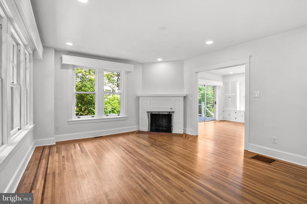 1320 DAUPHIN AVE