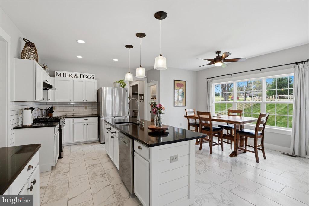 4 SOVEREIGN DRIVE