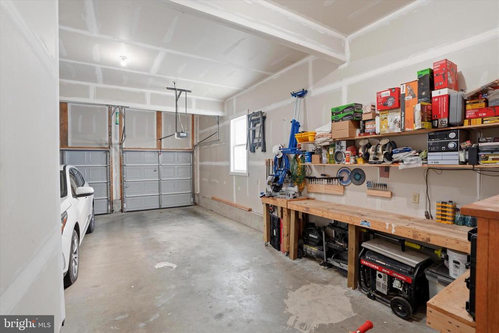 4 SOVEREIGN DRIVE