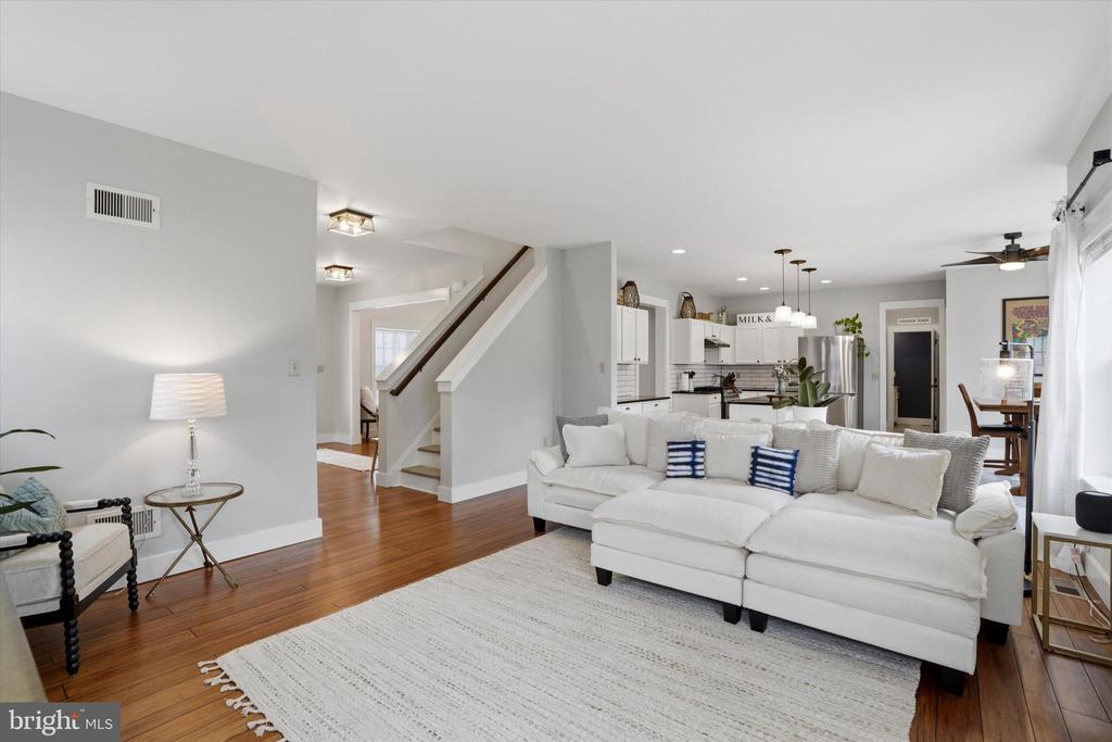 4 SOVEREIGN DRIVE