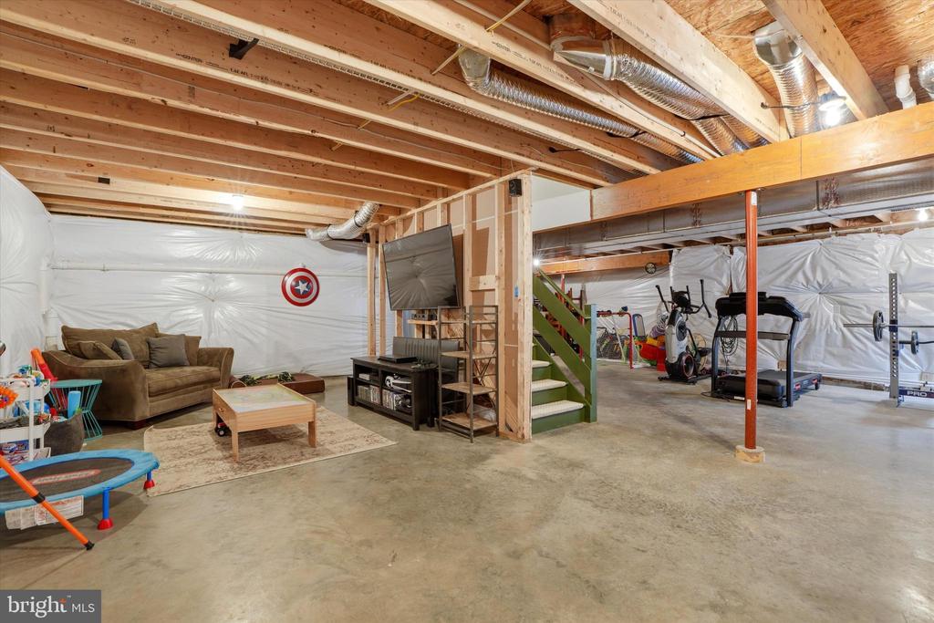 4 SOVEREIGN DRIVE