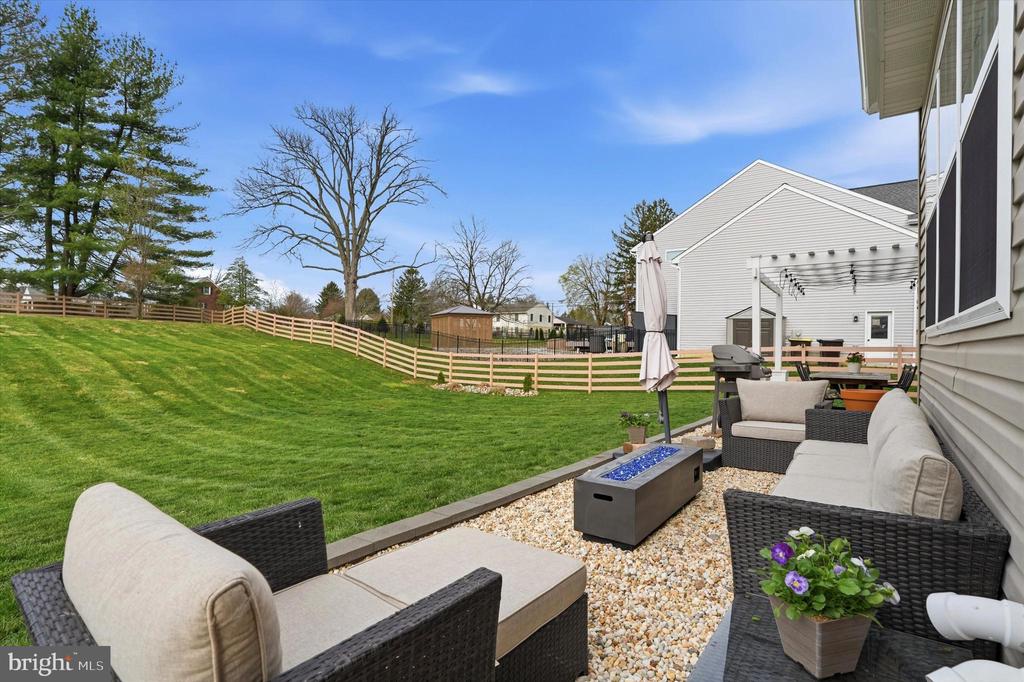 4 SOVEREIGN DRIVE