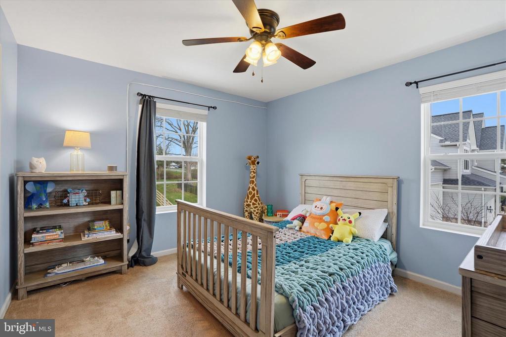 4 SOVEREIGN DRIVE