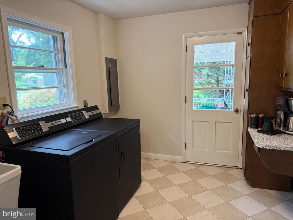 1202 OLD MILL RD ROAD