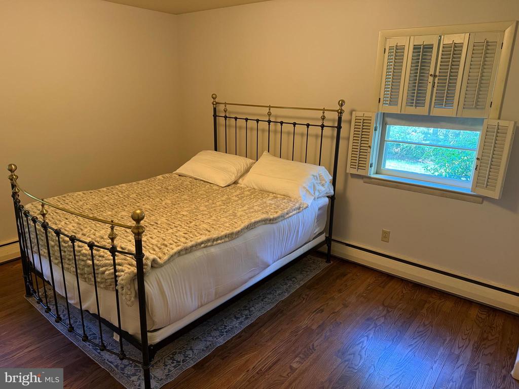 1202 OLD MILL RD ROAD