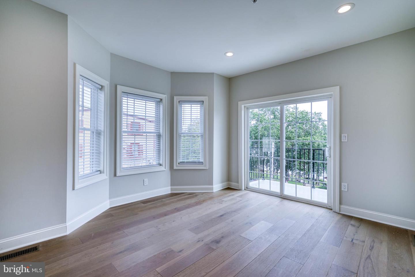 106 Mill St