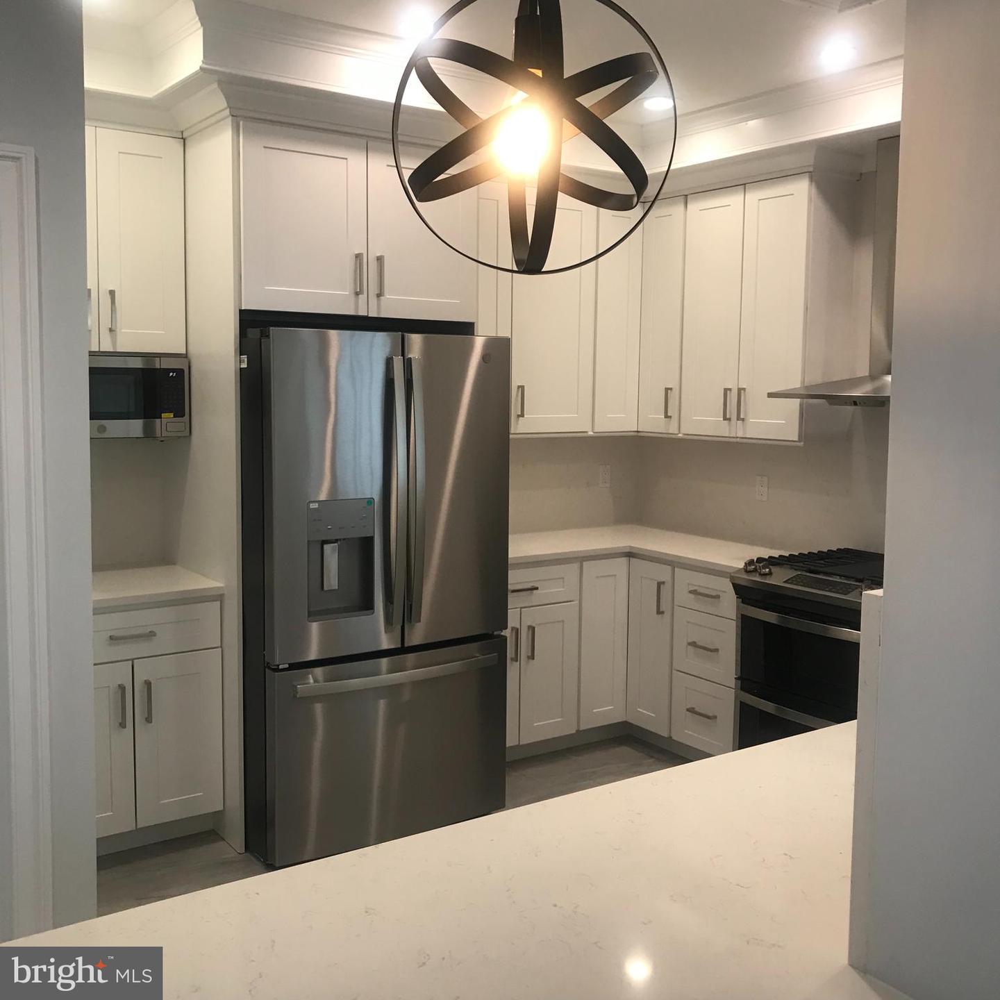 106 Mill St