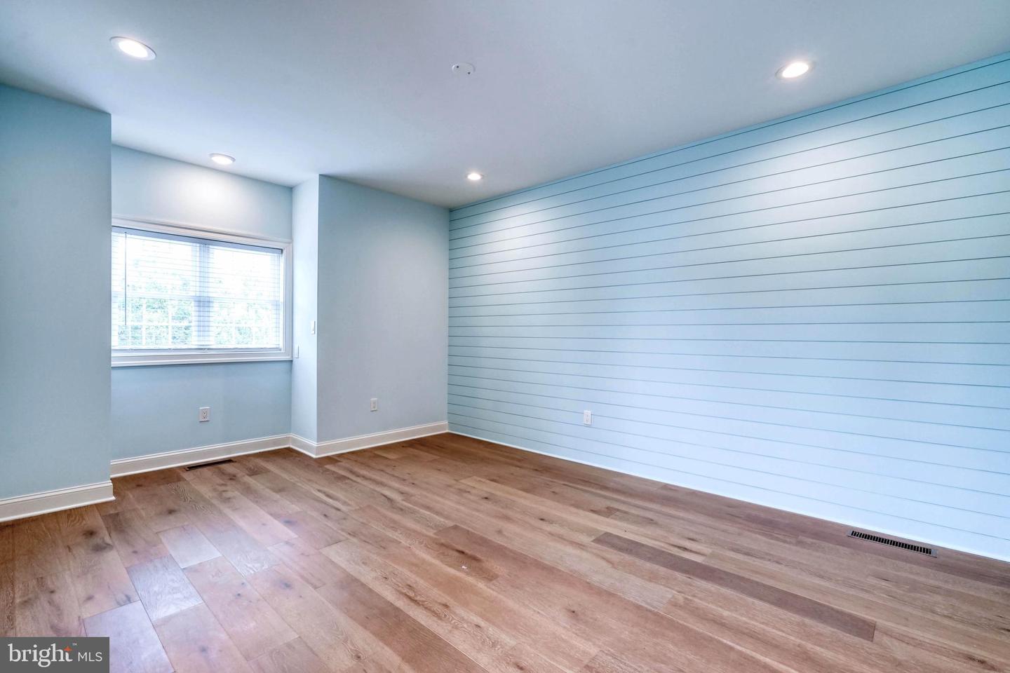 106 Mill St