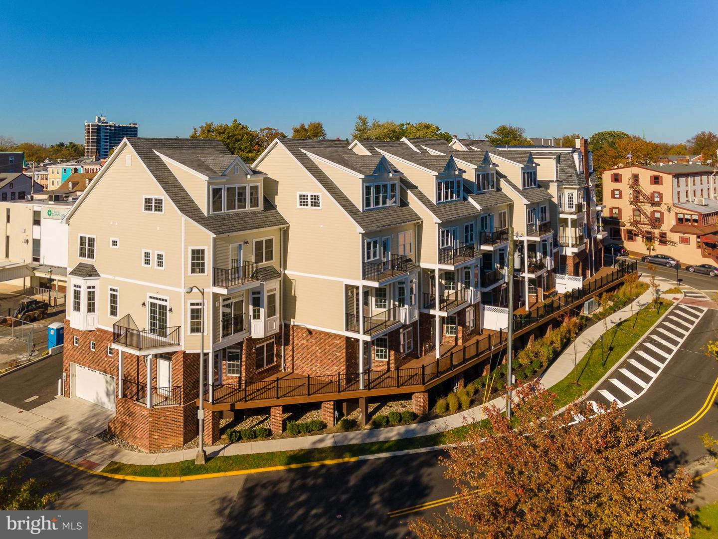 106 Mill St