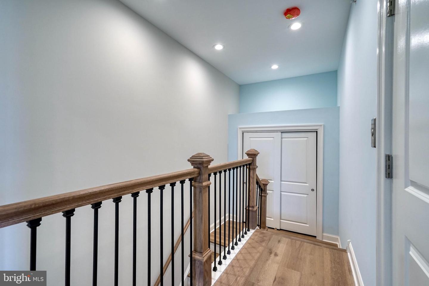 106 Mill St