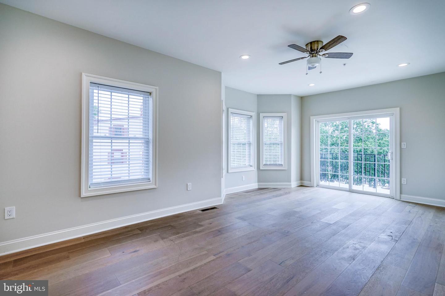 106 Mill St