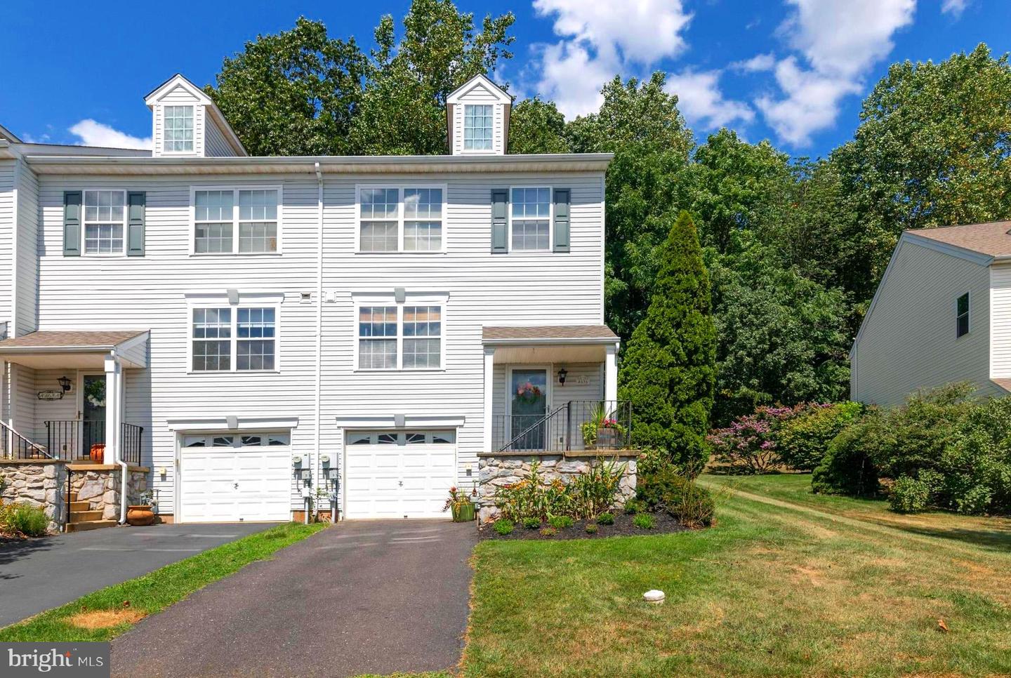 4636 Louise Saint Claire Dr