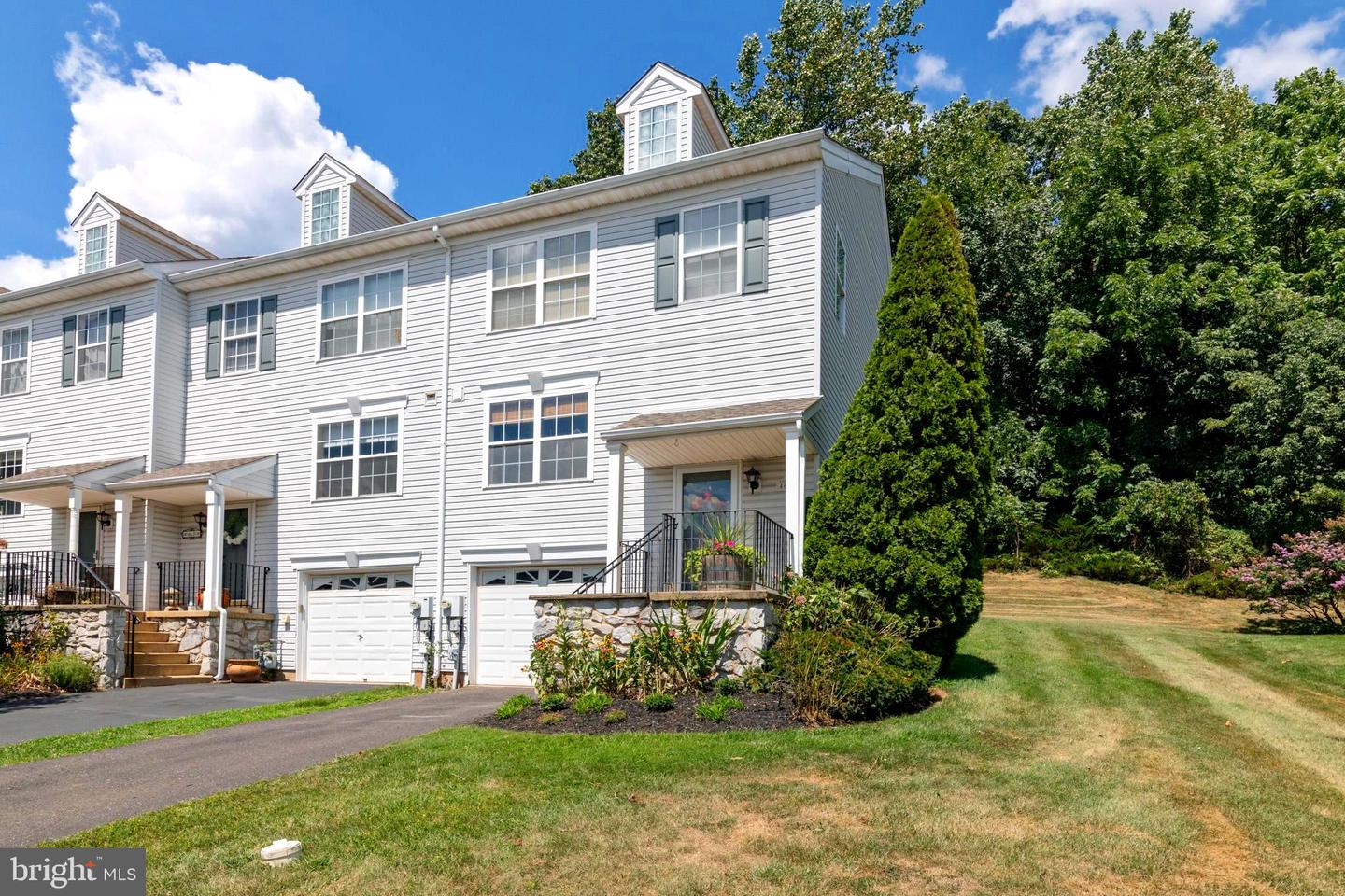 4636 Louise Saint Claire Dr