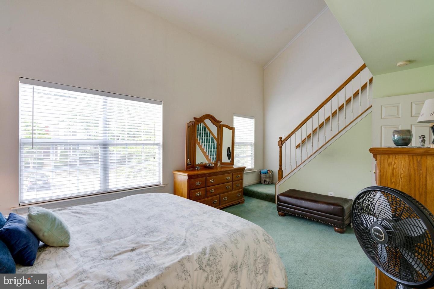 5490 Rinker Cir