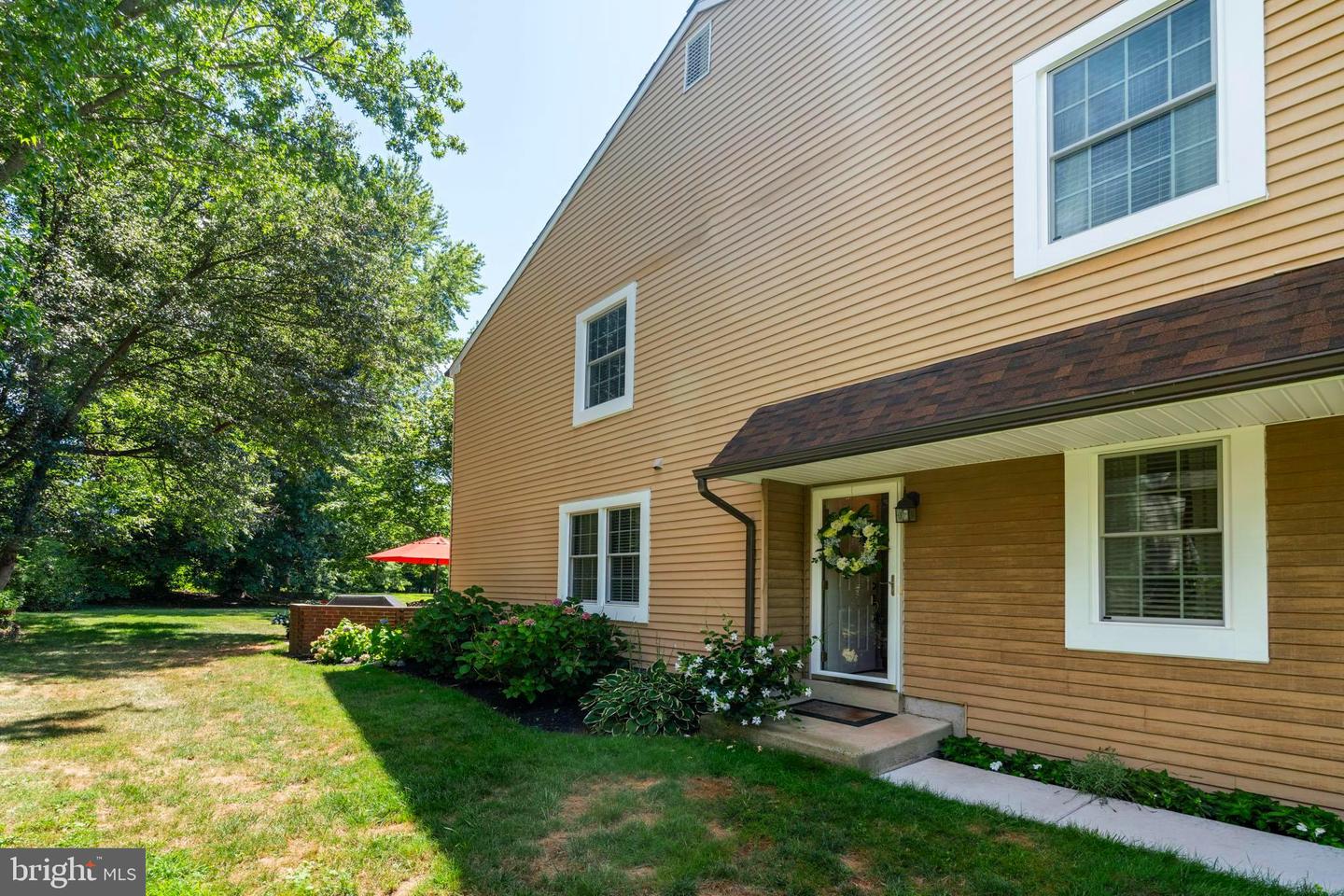 6 Stacey Dr
