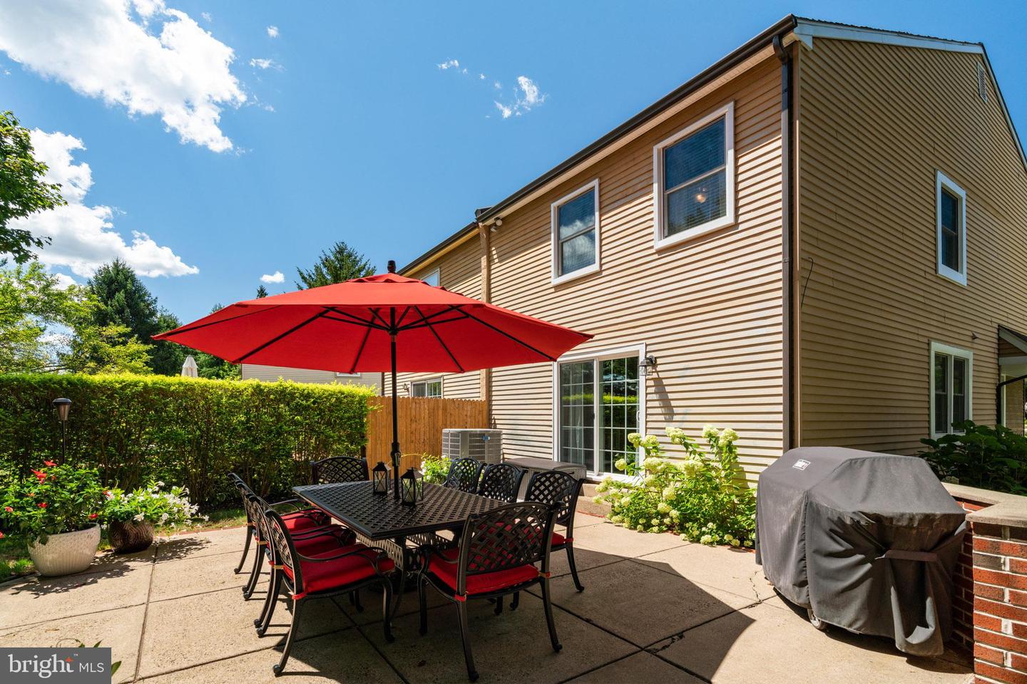 6 Stacey Dr