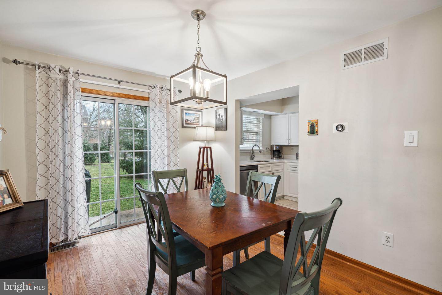 4125 Captain Molly Cir