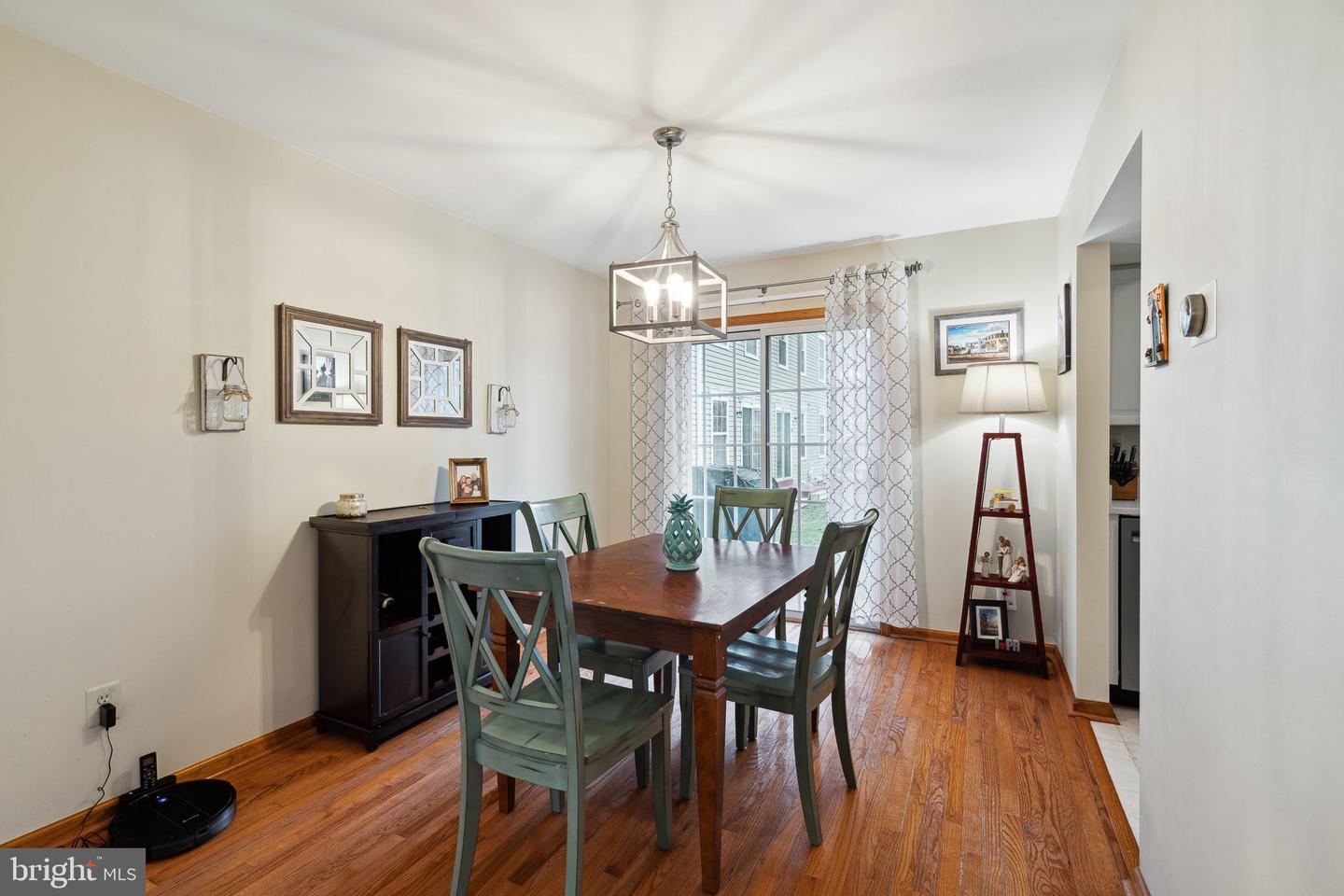 4125 Captain Molly Cir