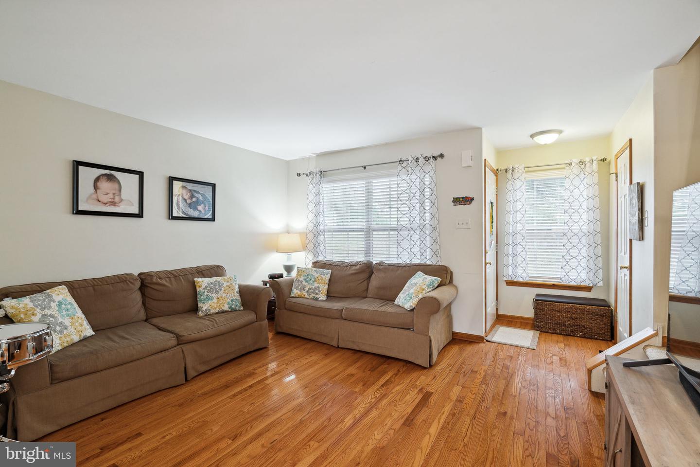 4125 Captain Molly Cir