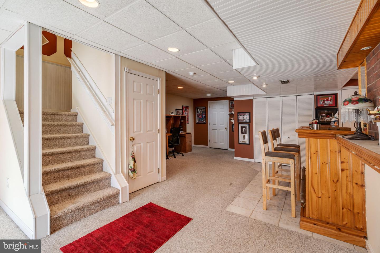 60 Country Rd