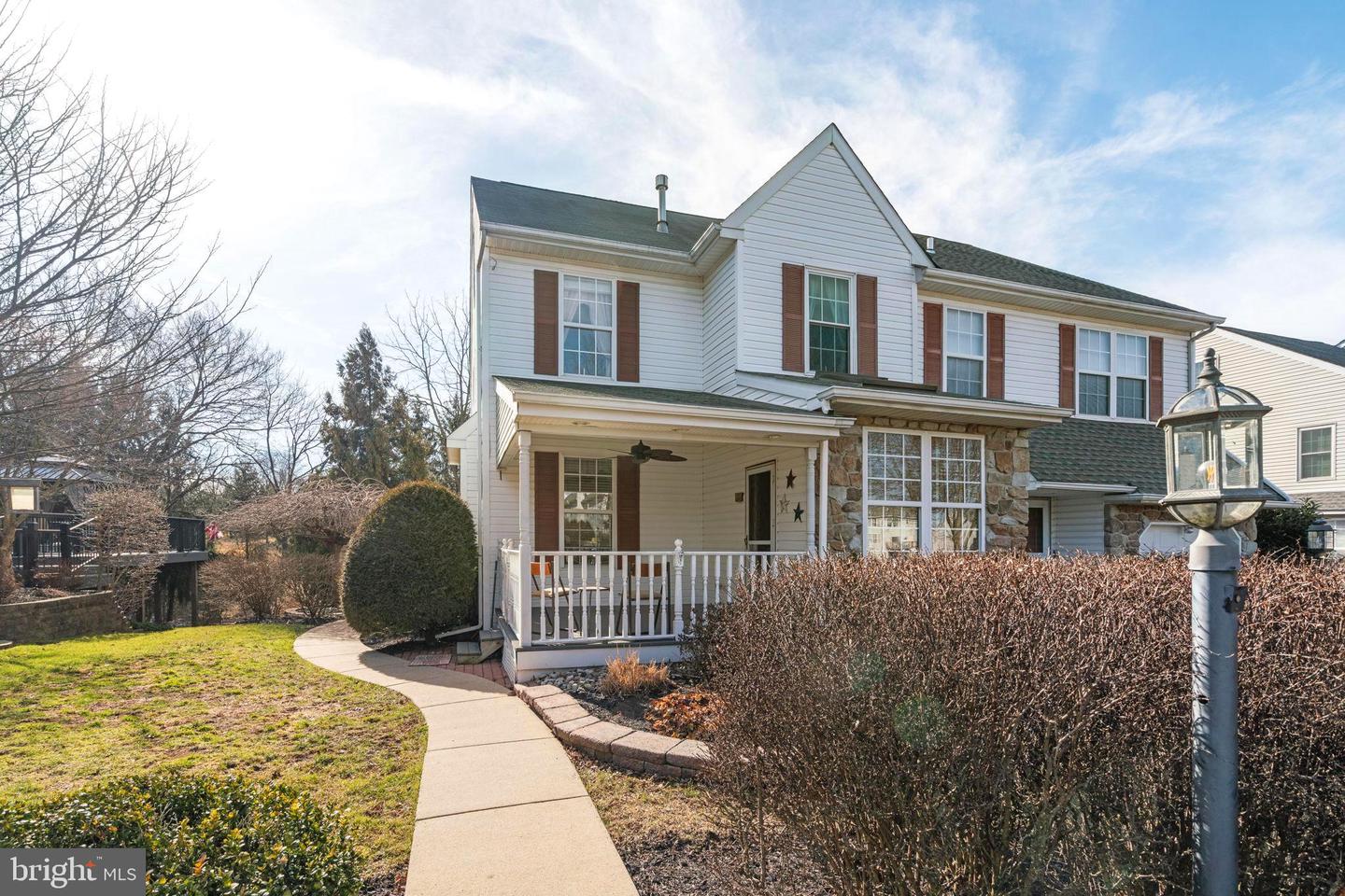 60 Country Rd