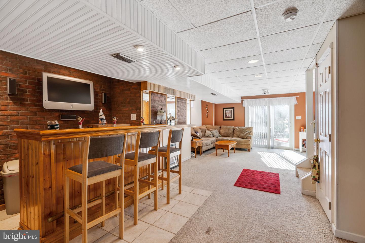 60 Country Rd