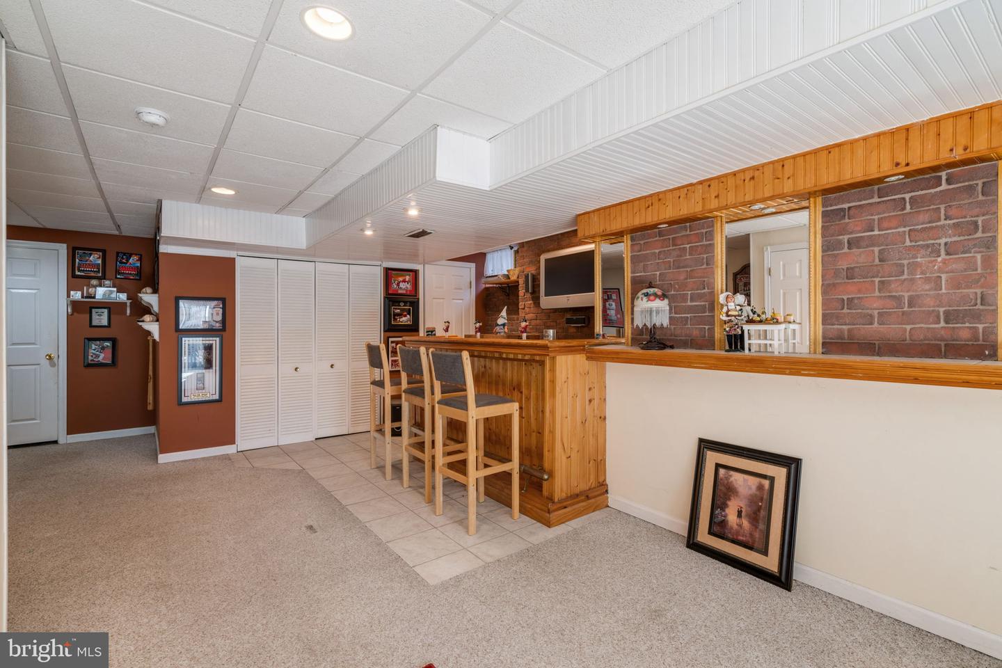 60 Country Rd