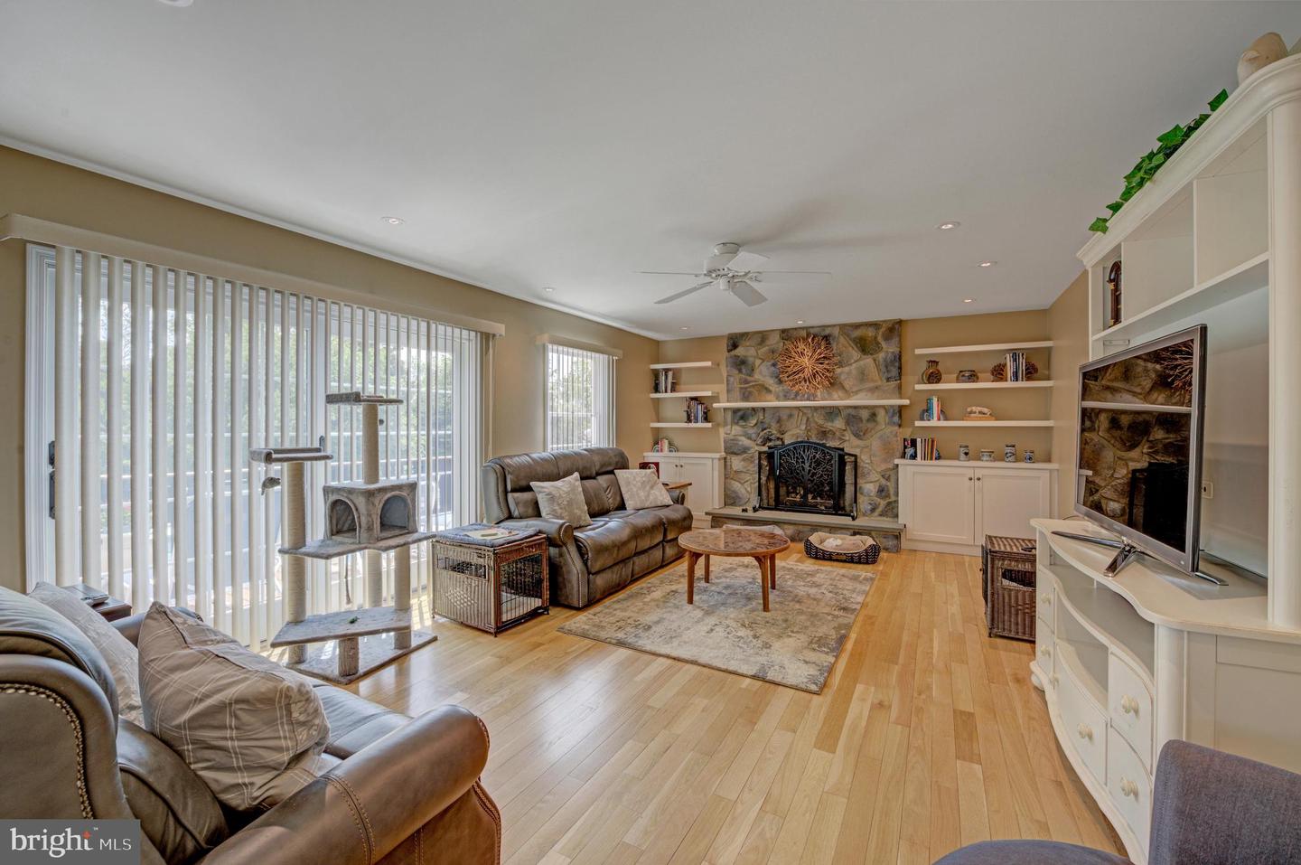 2245 Rowland Rd